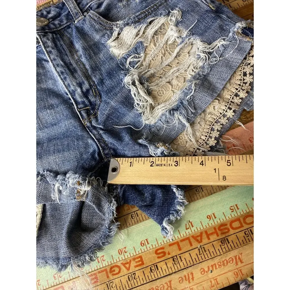 American Eagle Shorts Size 2 Jean cutoff hi-rise Festival denim Crochet Lace - Picture 12 of 13